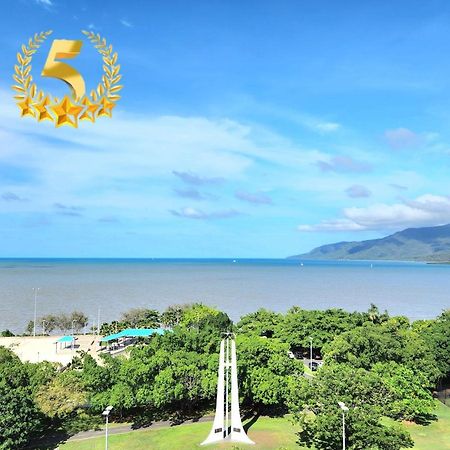Cairns Luxury Seaview Apartment Exterior foto