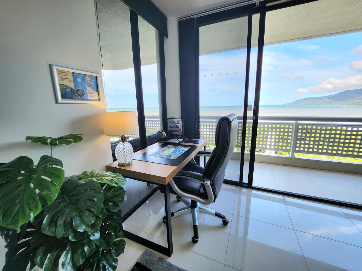 Cairns Luxury Seaview Apartment Exterior foto